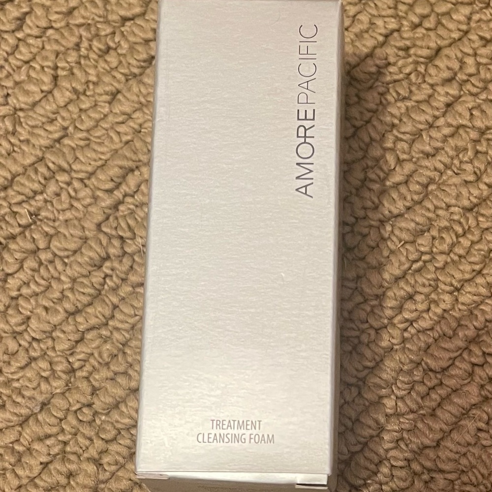 Amore Pacific Silver Treatment Cleansing Foam